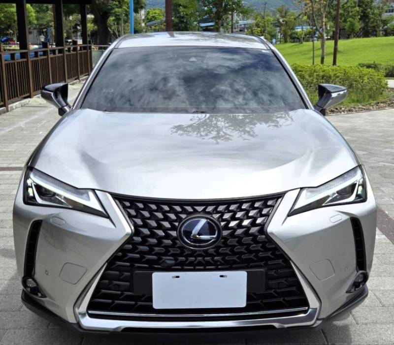 新車價149.9萬,開價8X萬【正2020年 LEXUS UX250h】｜日系油電 × 都會豪華