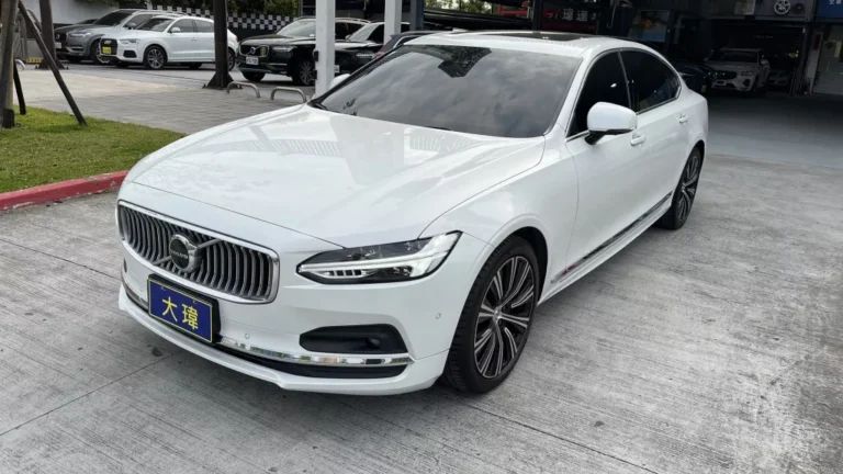 Volvo S90 2022款 22.5年式B4 Inscription 白色〡139.8萬 新車價275.5萬